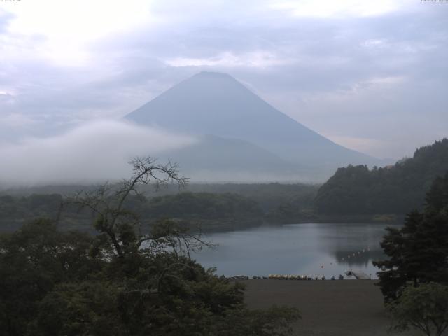 精進湖からの富士山