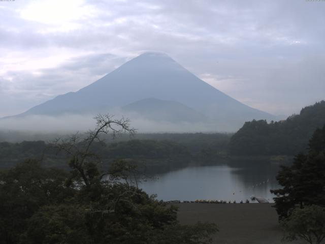 精進湖からの富士山