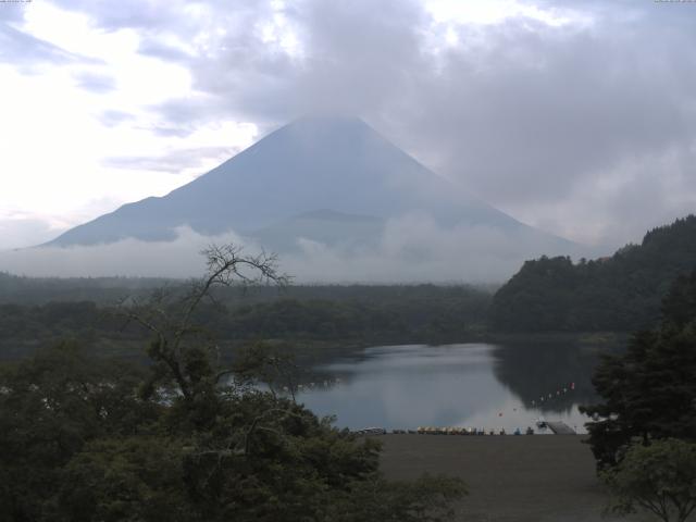 精進湖からの富士山