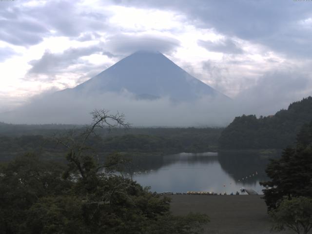精進湖からの富士山