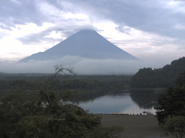 精進湖からの富士山