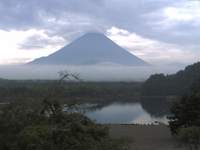 精進湖からの富士山