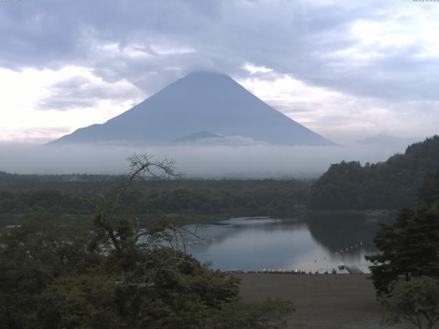 精進湖からの富士山
