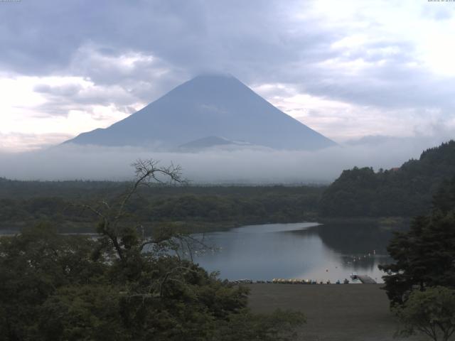 精進湖からの富士山