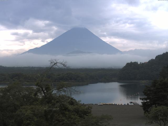 精進湖からの富士山