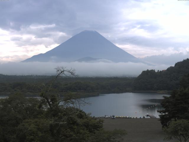 精進湖からの富士山