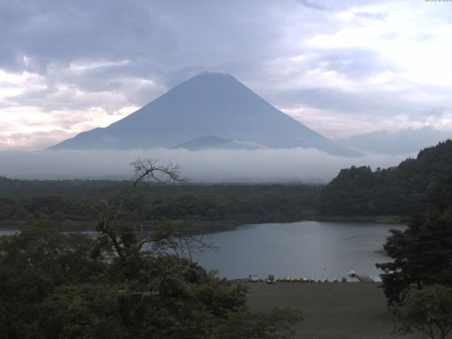 精進湖からの富士山