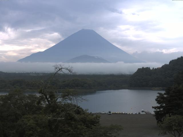 精進湖からの富士山