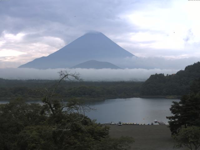 精進湖からの富士山