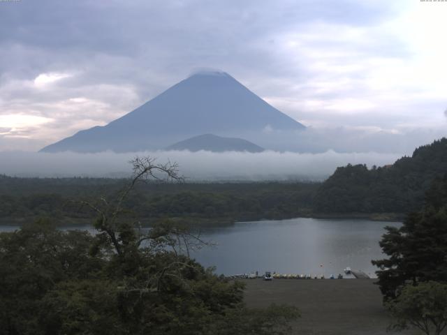 精進湖からの富士山