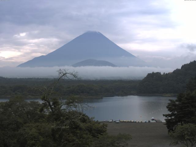 精進湖からの富士山