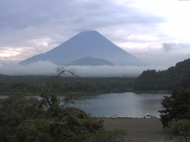 精進湖からの富士山