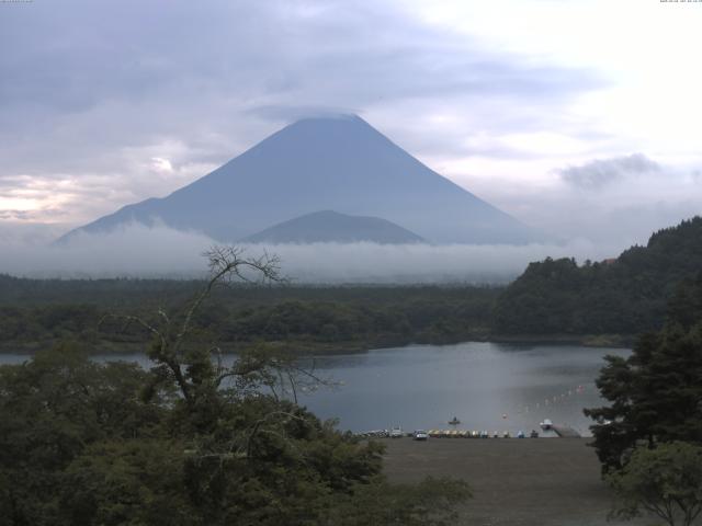 精進湖からの富士山