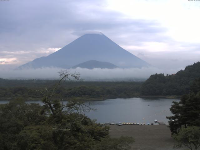 精進湖からの富士山