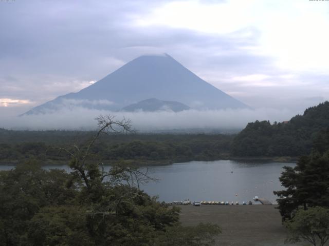 精進湖からの富士山