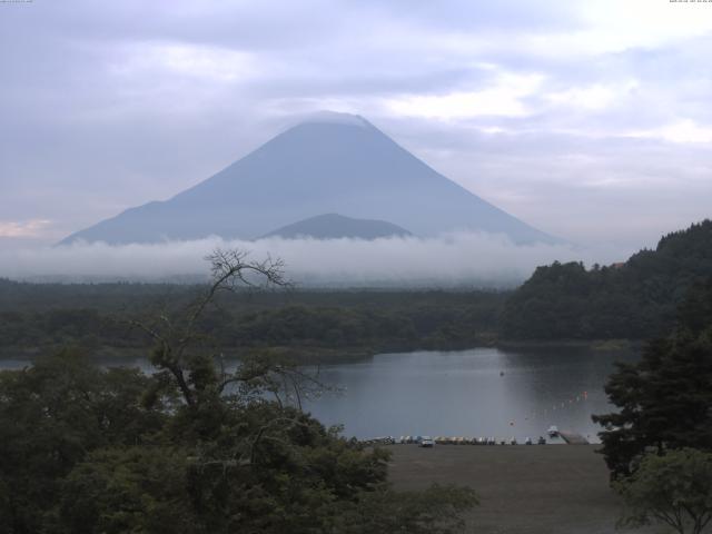 精進湖からの富士山
