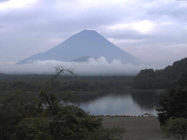 精進湖からの富士山