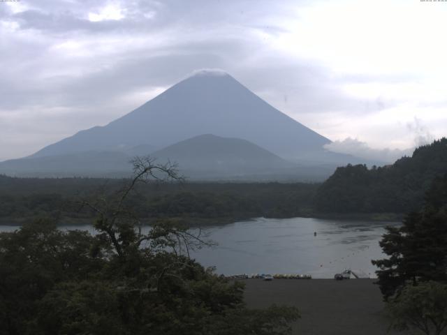 精進湖からの富士山