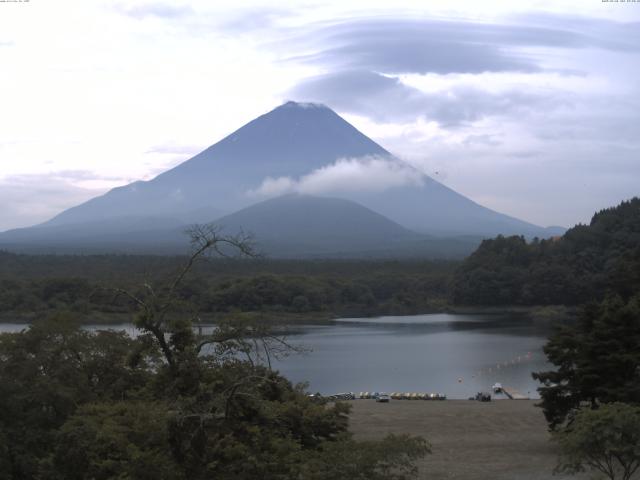 精進湖からの富士山