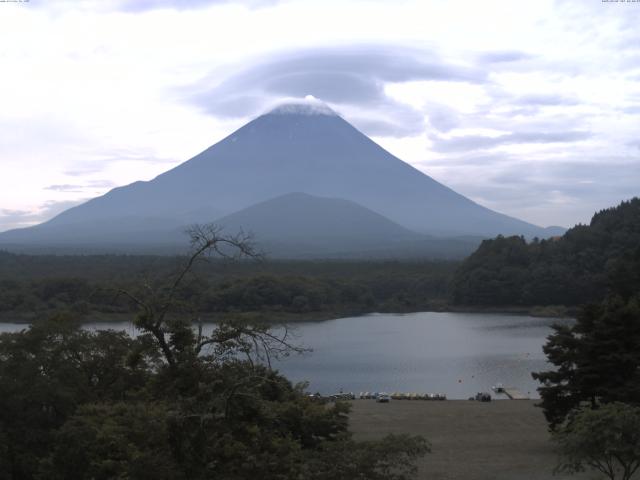 精進湖からの富士山
