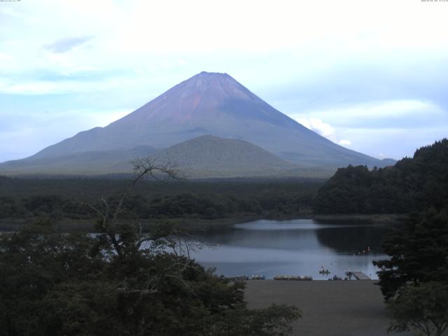 精進湖からの富士山