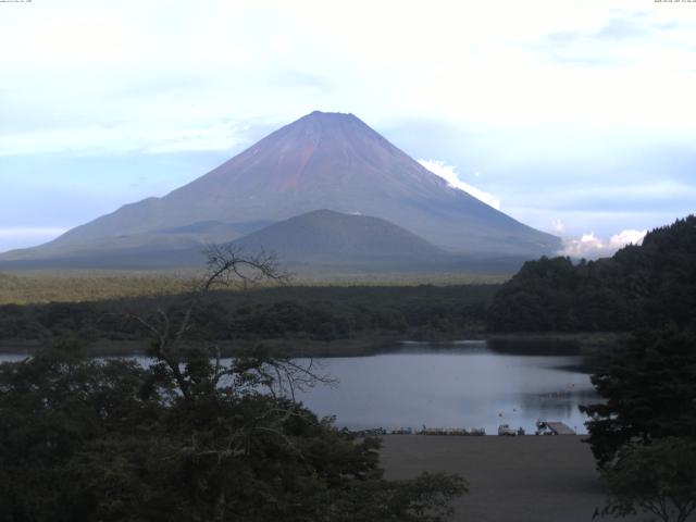 精進湖からの富士山
