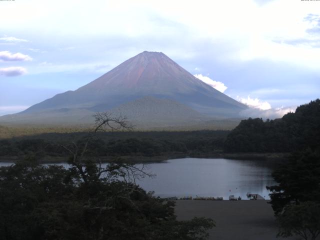 精進湖からの富士山