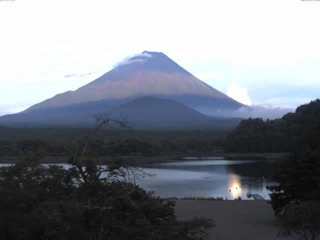 精進湖からの富士山