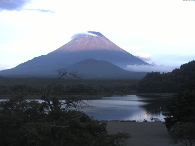 精進湖からの富士山