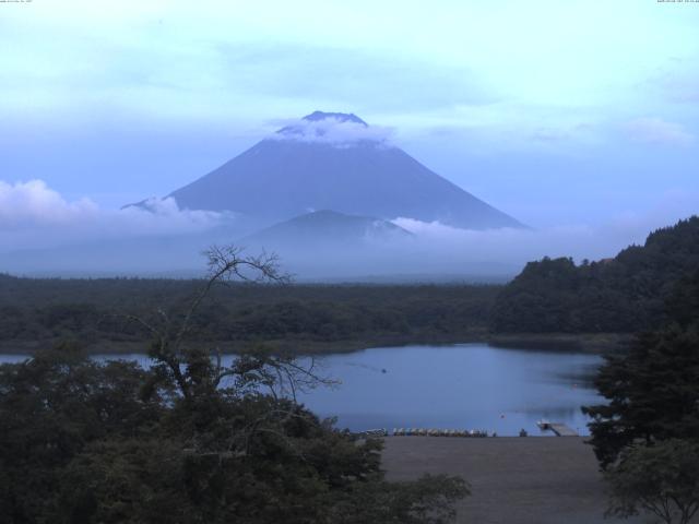 精進湖からの富士山