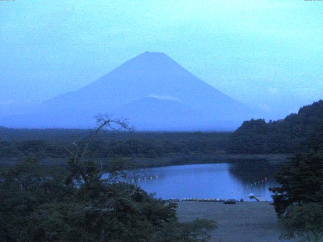 精進湖からの富士山