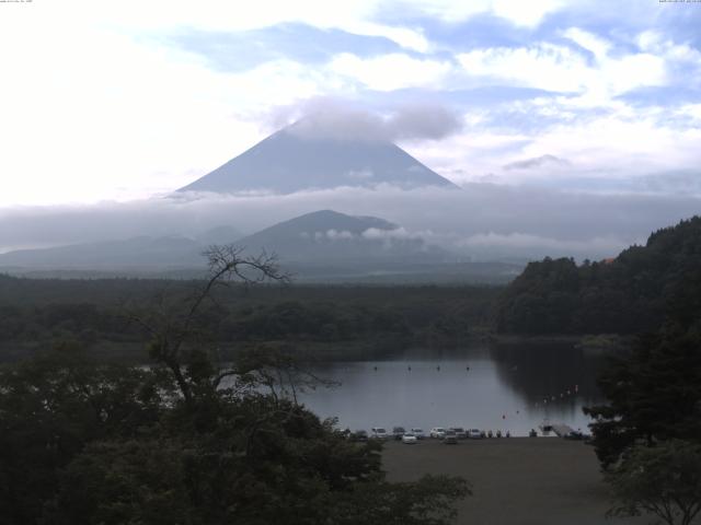 精進湖からの富士山