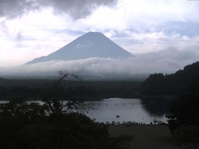 精進湖からの富士山