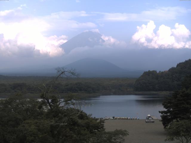 精進湖からの富士山