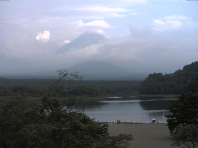 精進湖からの富士山