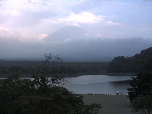 精進湖からの富士山