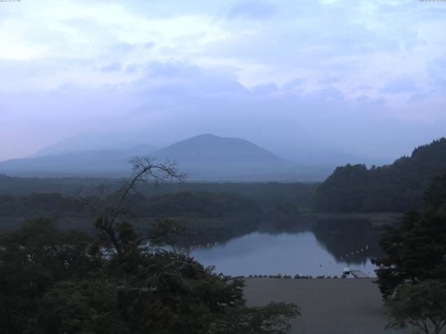 精進湖からの富士山
