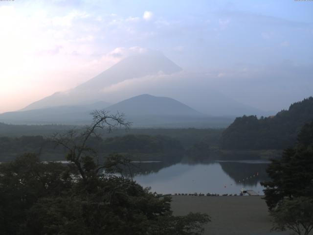 精進湖からの富士山