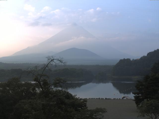 精進湖からの富士山