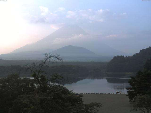 精進湖からの富士山