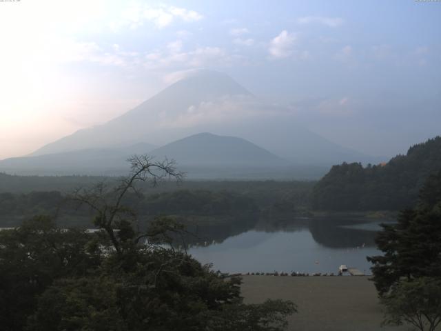 精進湖からの富士山