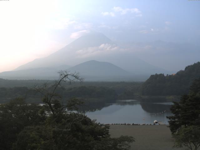 精進湖からの富士山