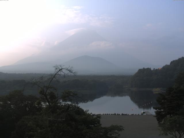 精進湖からの富士山