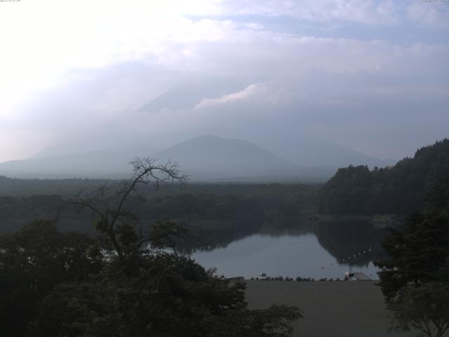 精進湖からの富士山