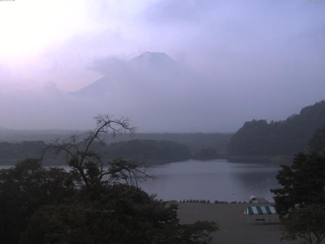 精進湖からの富士山
