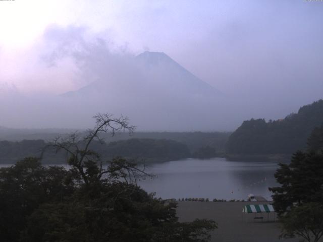 精進湖からの富士山