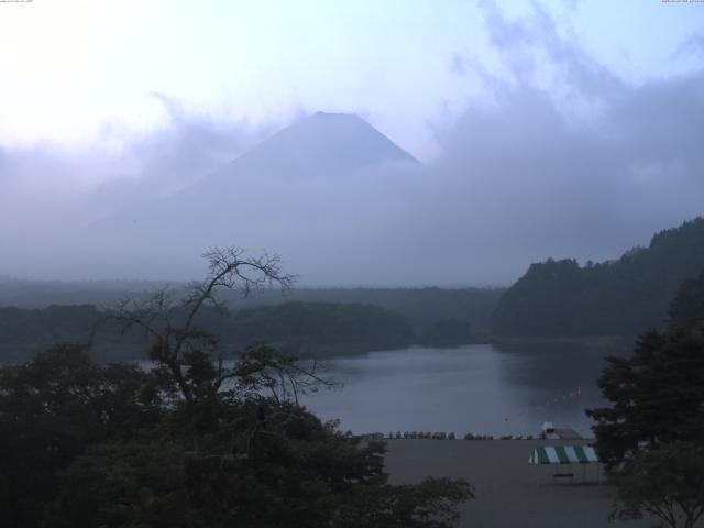 精進湖からの富士山