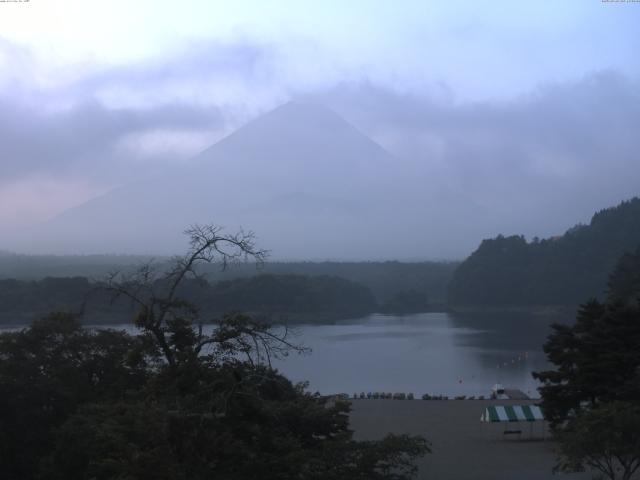 精進湖からの富士山