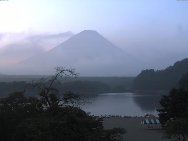精進湖からの富士山