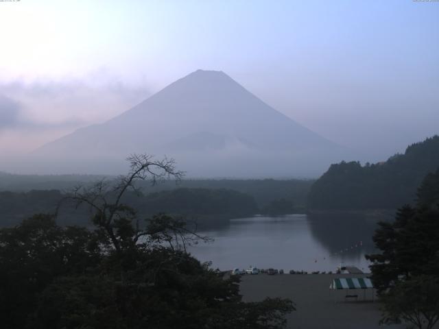 精進湖からの富士山